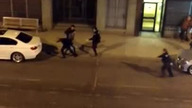 Policjantka ucieka z krzykiem