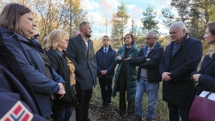 Posłowie wizytowali teren byłej Organiki-Azot.  Jaworzno w centrum uwagi komisji ochrony środowiska