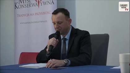 Suwerenna polityka zagraniczna w warunkach kohabitacji - Paweł Momro
