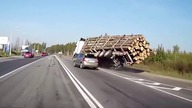 Idioci za kierownicą. Niebezpieczni kierowcy - Kompilacja #4