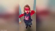 Zostawiła swoje dzieci same dosłownie na 5 minut.  Kiedy weszła do łazienki