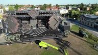 Budowa sceny, dzień przed koncertem TVP 1 w obronie granic.  16. 09. 2023.  Suwałki.