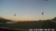 Balon zahacza o maszt radiowy 