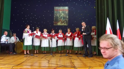 Uroczystości 3 maja 2019 r.  w Domu Kultury w Markuszowie - występ zespołu Kalina z Markuszowa