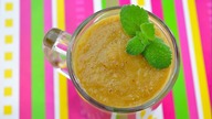 Smoothie z zieloną herbatą, brzoskwinią i bananem - Jak zrobić - Smakowite Dania