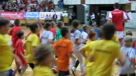 130 dzieci truchtało z Możdżonkiem w Uranii