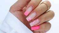Neon pink nails and little flowers / Allepaznokcie Molly Lac