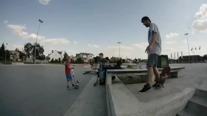 Dzieci na skateparku