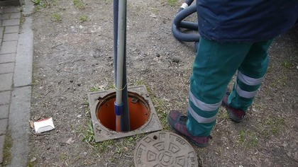 Kontrola nielegalnych podłączeń do kanalizacji za pomocą zadymiarki