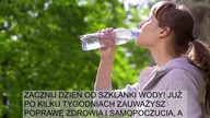 Piła wodę na pusty żołądek zaraz po przebudzeniu - OTO co się stało