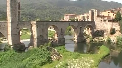 Travel: Besalu, Spain - Travel shorts
