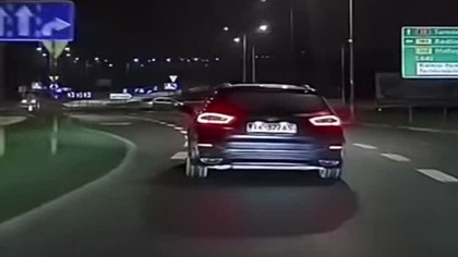 1 metr do kolizji na rondzie  Kto zawinił? #rondo #bezpieczeństwo #dashcam #polscykierowcy