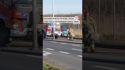 Zderzenie ciężarówki z dostawczakiem.  Jeden z kierowców trafił do szpitala