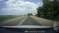 Fatalny finał wyprzedzania na zakręcie +18