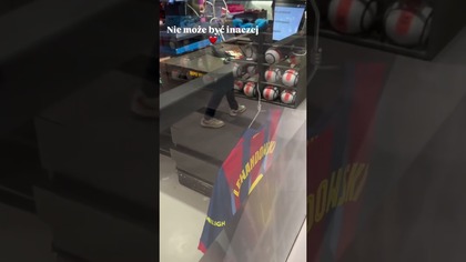 Gwiazda tego dnia jest jedna.  Oblężenie sklepu Barcelony.  Nazwisko Lewandowski drukowane najczęściej