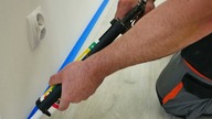 Odcinek 276.  Budowa domu do 70m2.  Jak akrylować listwy przypodłogowe? PORADNIK