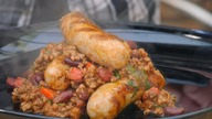 Brakuje Ci pikanterii w życiu ? to zrób sobie Chili z grillowanymi kiełbaskami / Oddaszfartucha