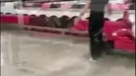 Niewinny żarcik podczas przejażdżki gokartem