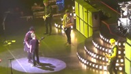 Fan Green Day'a został zaproszony na scenę - zagrał i zaśpiewał!