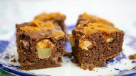 Extremely Delicious Chocolate and Apple Cake