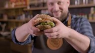 BEYOND BURGER - 100% VEGAN