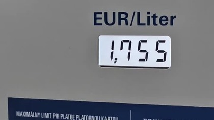 Płacenie przy dystrybutorze za paliwo.  To powinno być w Polsce na każdej stacji.