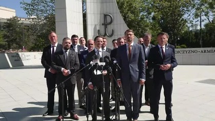 BOSAK STAWIA PILNE ŻĄDANIA TUSKOWI I SIEMONIAKOWI! TAK DŁUŻEJ NIE MOŻE BYĆ!