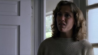 Gatunek: Dramat, Thriller
Premiera: 26 marca 1984 (Światowa), 15 września 2000 (Polska premiera kinowa)
Reżyseria: Ethan Coen
Scenariusz: Joel Coen, Ethan Coen
Produkcja: USA
Czas trwania: 1h 39m


..::OPIS::..

Żona bogatego właściciela baru ma romans. Kiedy ten dowiaduje się o zdradzie, wynajmuje prywatnego detektywa, by zabił niewierną małżonkę i jej kochanka.


..::OBSADA::..

 John Getz .... Ray
 Frances McDormand .... Abby
 Dan Hedaya .... Julian Marty
 M. Emmet Walsh .... Loren Visser, prywatny detektyw
 Samm-Art Williams .... Meurice