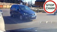 Tor rajdowy na parkingu - kierowca wyskoczył z auta #1792 Wasze Filmy