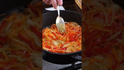 Kiełbasa w sosie pomidorowo paprykowym / Oddaszfartucha