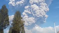 Erupcja wulkanu Sinabung 19. 02. 2018