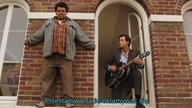 Yes Man (2008) scena piosenki.  [Jim Carrey Cover (Third Eye Blind - Jumper)]