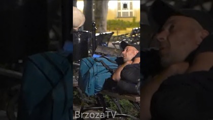 UFO budzi człowieka