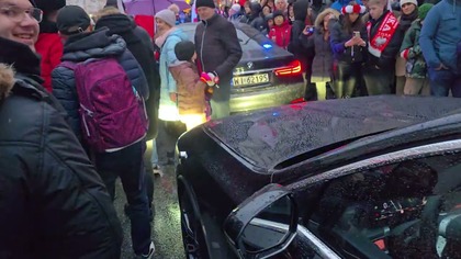 Kolumna limuzyn Prezydenta Nawrockiego utknęła na Marszu Niepodległości 2025