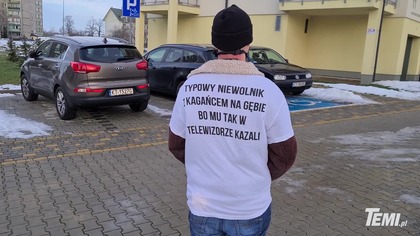 CZŁOWIEK W KAGAŃCU - WSPÓŁCZESNY NIEWOLNIK (1080p 30fps H264-128kbit AAC)