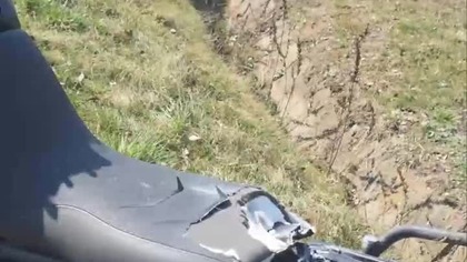 Motocyklista wypadł z drogi w Jaworznie, a na miejsce wezwano śmigłowiec LPR