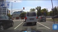 Autobusem przez skrzyżowanie na czerwonym. Nie wiedział, że się nagrywa