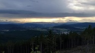 GÓRY ZŁOTE - Zachód słońca - widok na Lądek-Zdrój z punktu widokowego na górze Trojak 766 m n. p. m.