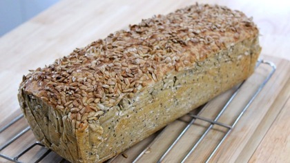 Chleb słonecznikowy bez zagniatania i bez ważenia składników