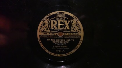 Phyllis Robins - Up the Wooden Hills to Bedfordshire