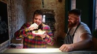 Kiełbasa w cieście - Piotr Wójcik z Koneser Grill pokazuje jak zrobić moje ulubione ciastko w 2020