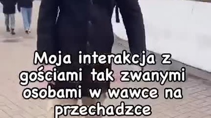 OFIARA PROPAGANDY WOJENNEJ Chłopak zwyzywał mężczyznę, bo ten stał z kartkami, że wojna na Ukrainie  mp4 686x432