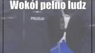 Wokół pełno ludzi, a na pomoc ruszyli policjanci