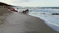 Plaża, Mielno @przedskoczek i Sarmata pozdrawiają znad Morza Bałtyckiego! Pogoda, wiatr i deszcz