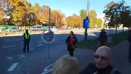 10. 10. 2022r Przed siedzibą PGNiG