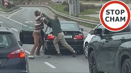 Bójka kierowcy BMW z kierującym Toyotą w Warszawie #2207 Wasze Filmy