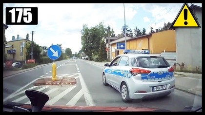 Eskortowany pojazd z dzieckiem przez Policję do szpitala