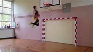 Czy da się robić wsady przy 176cm wzrostu?