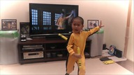 5 latek udaje Bruce Lee